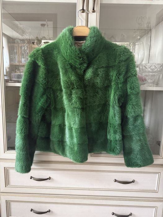 Шуба норковая в зеленом цвете
