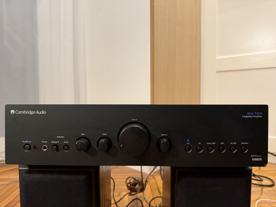 Ampficator integrat Cambridge Audio Azur 540A V2.0 statie