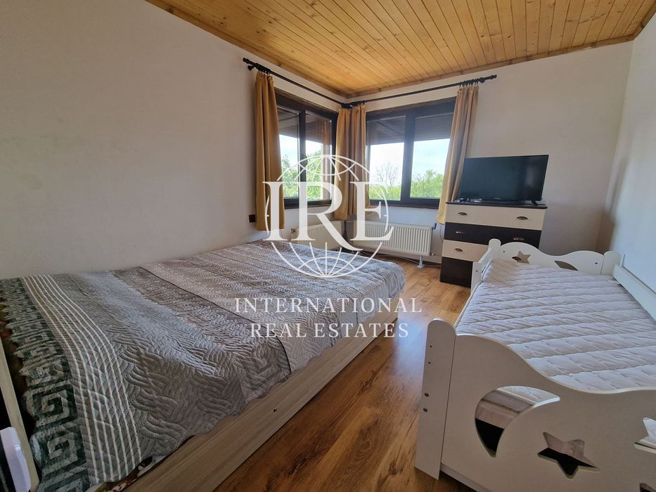 Продава се Къща в с. Ловчанци, Област Добрич - 180 кв.м за 652 €/кв.м - Снимка #11