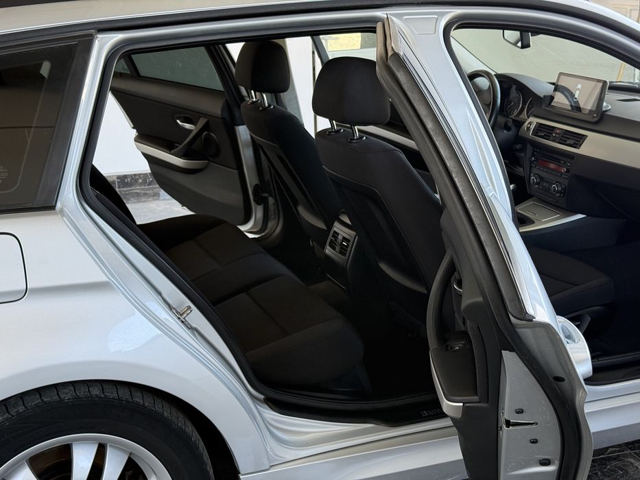 BMW Seria 3 E91 2.0d 143 CP 2011 Euro 5 SE POATE IN RATE
