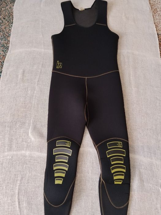 Гидрокостюм,подфарники на Ниссан