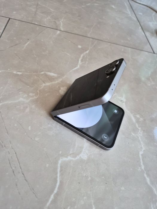 Samsung Z Flip 6 512 GB 12 GB