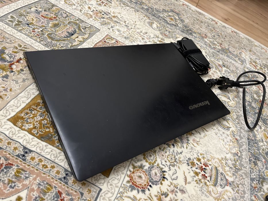 Продам б/у ноутбук lenovo