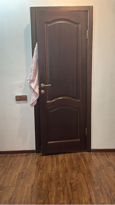 Двери коричневые