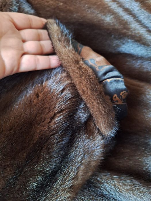 Продам Норковую шубу