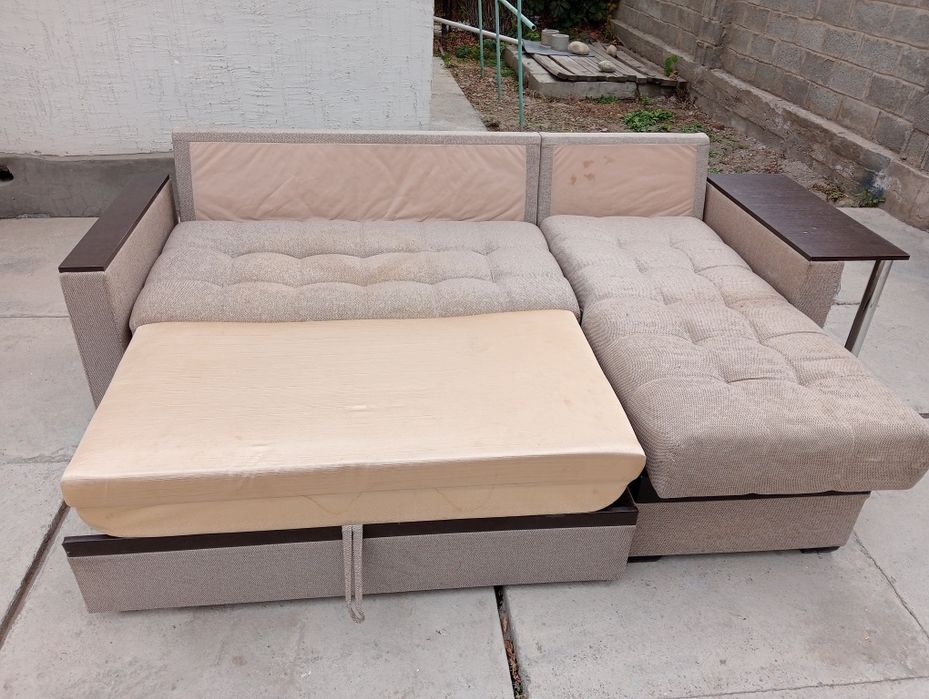 Диван угловой раздвижной