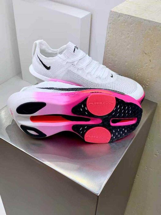 Продавам нови дамски маратонки Nike Air Zoom Alphafly Next% 3 White Purple