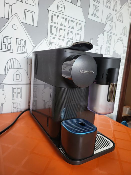 Кафемашина с капсули DeLonghi Lattissima One EN 510.B неспресо