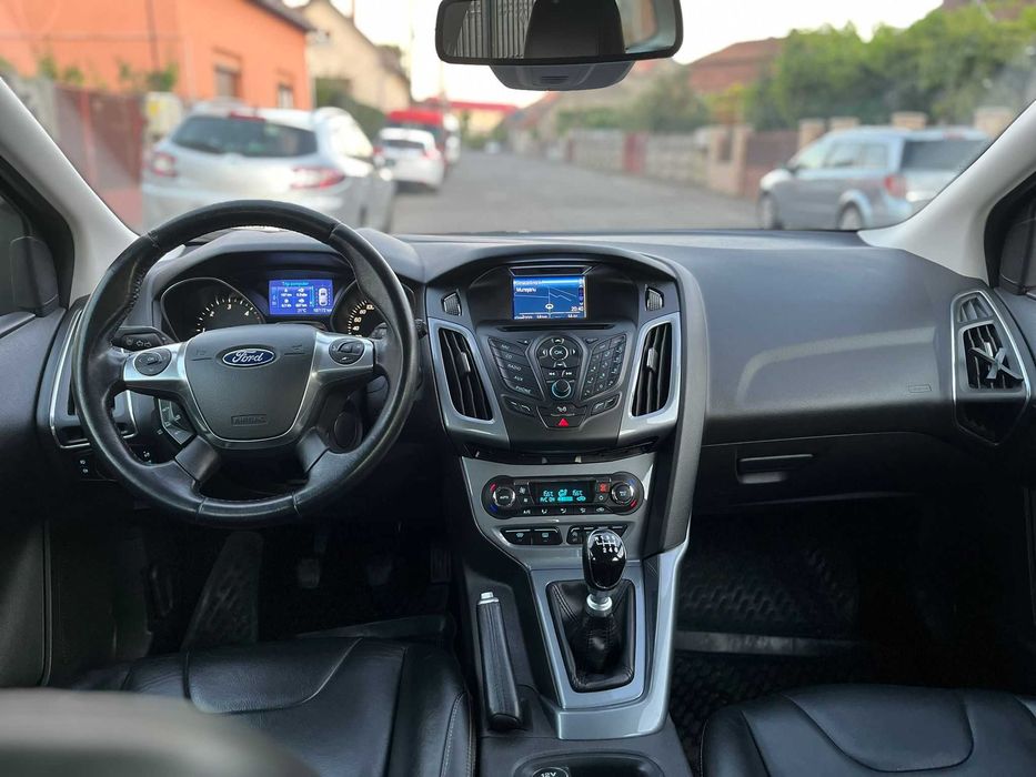 Vând Ford Focus.