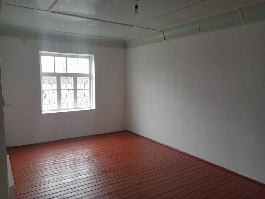 Uy sotiladi. Дом продаётся