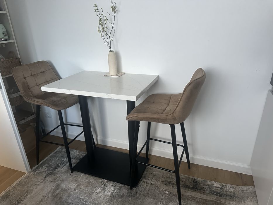 Masa si 2 scaune  bucatarie
