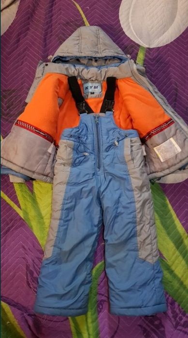 Продам зимний комбинезон  86-92