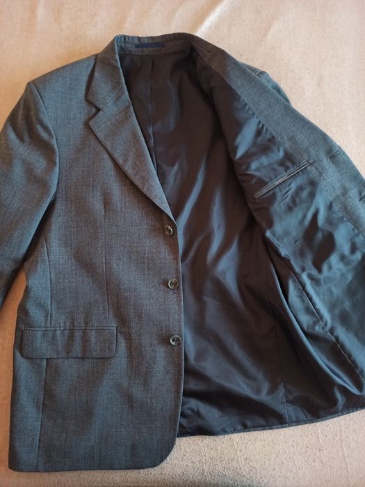 Официален мъжки костюм