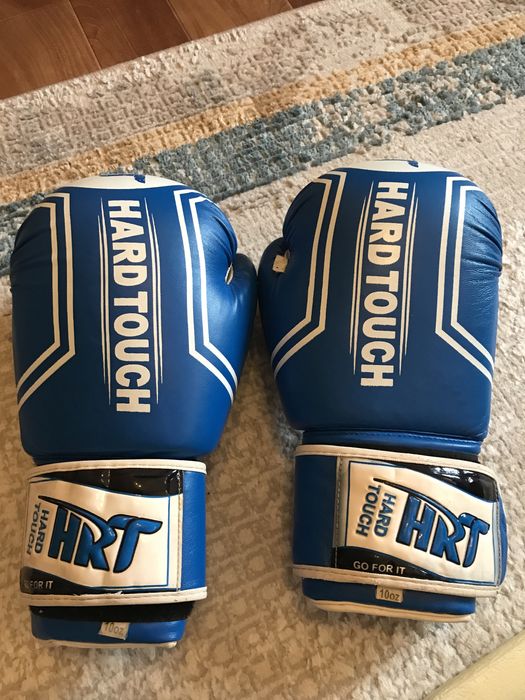 Набор из Бокс. Перчатки, шлем, бинты все вместе