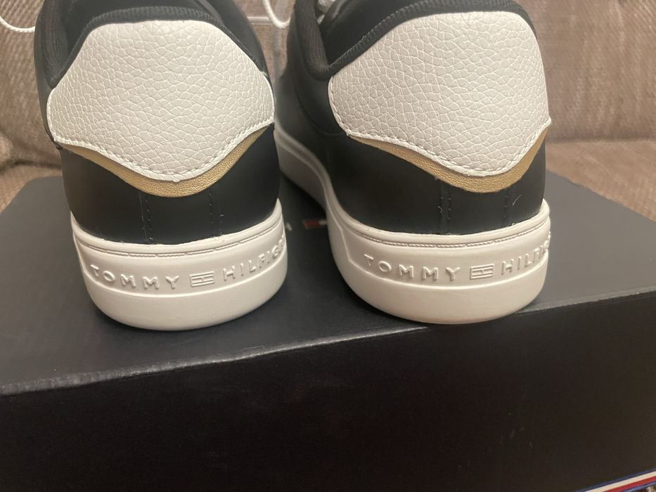 Adidasi Tommy Hilfiger
