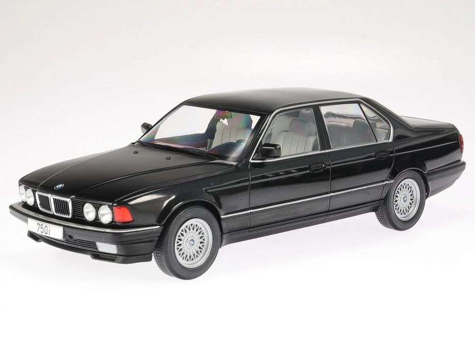 BMW E32  1:18  Model Car Group
