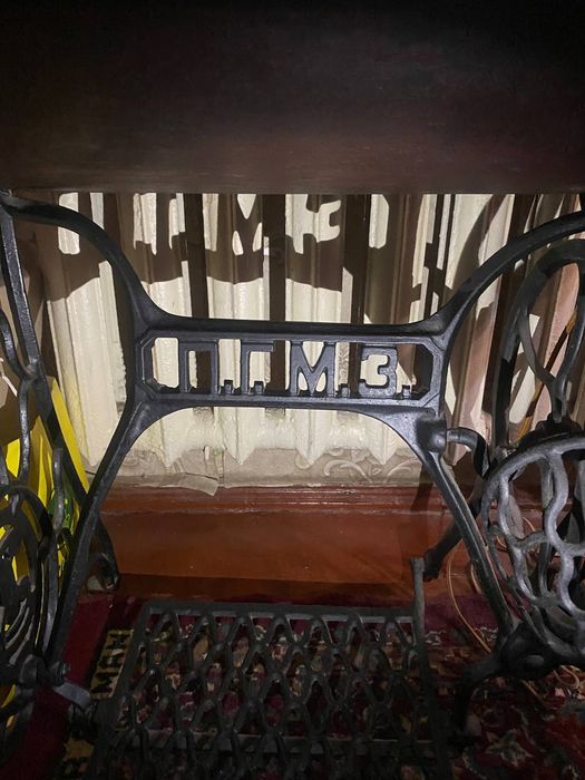 Швейная машинка .