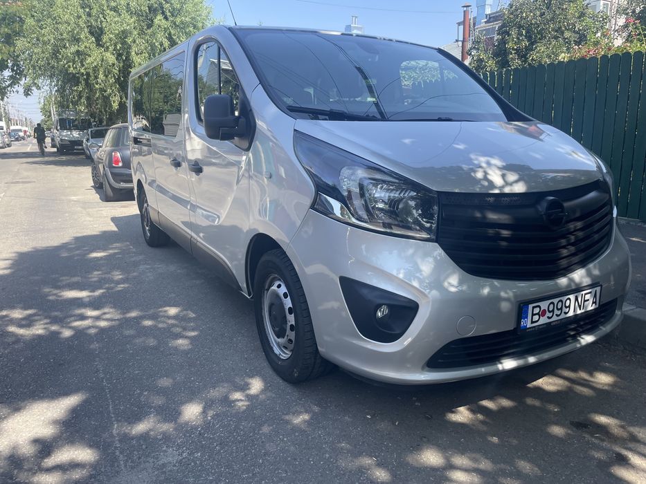 Inchiriere microbuze si Transport persoane. Servici fiabile RENT