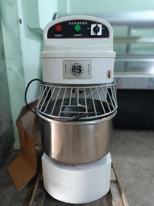 Ассалому алейкум  печка токда ишлайди ва столи билан мешалка