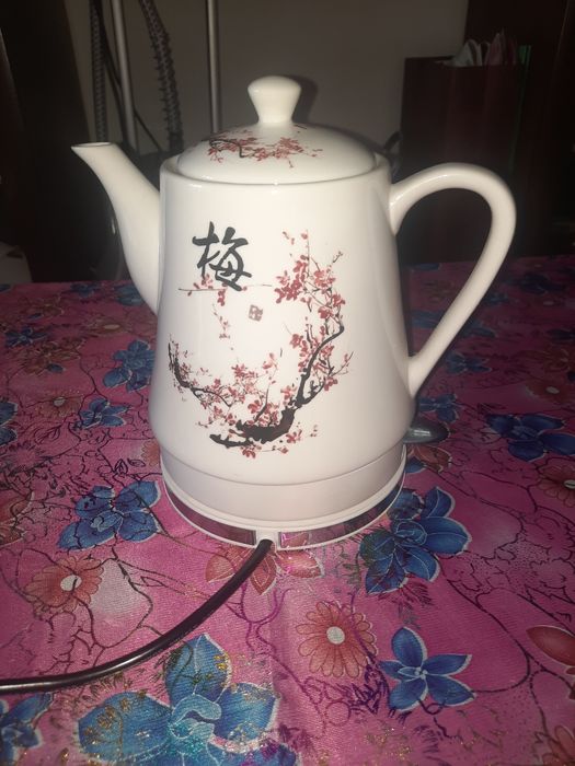 Продам электрочайник