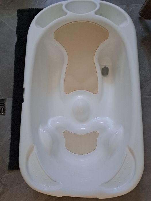 Корито за бебе, подходящо за новородено