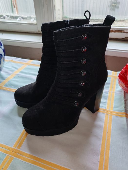 Ghete dama Star Colection mărimea 37 noi