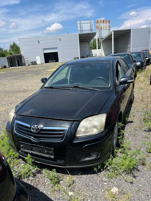 Dezmembrez Toyota Avensis T25 facelift 2.0 diesel 2007
