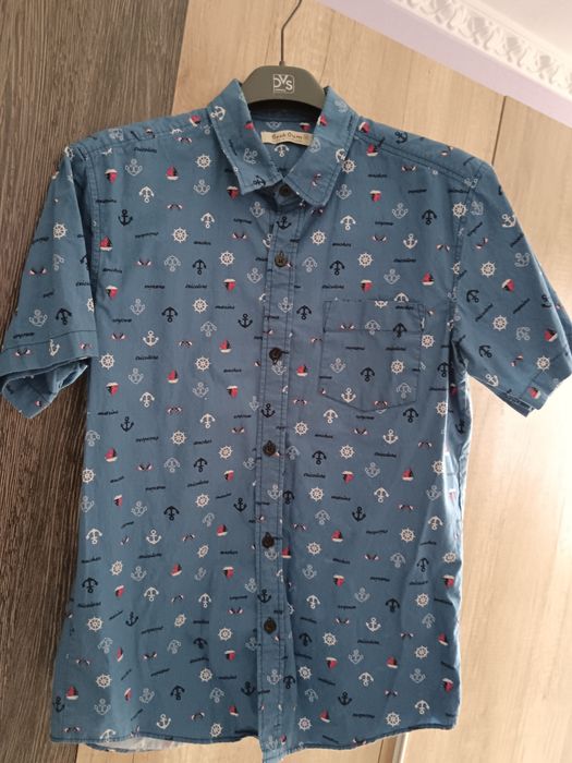 Юношеска риза, използвана. Отговаря за височина 158 см