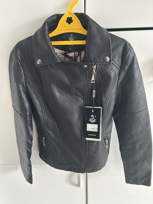 Подросток қыздарға новый куртка сатылады