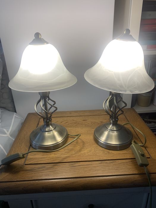 Lampa de noptiera sau masa