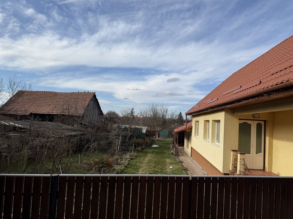 Vand casa in Petelea