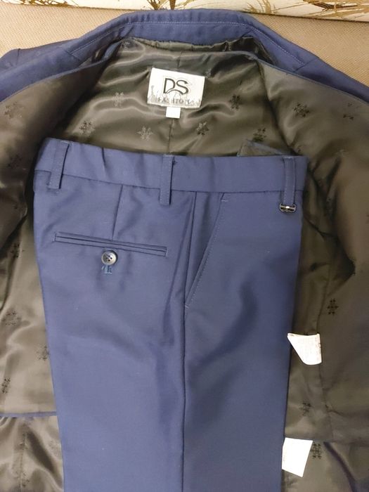 Костюм тройка школьный