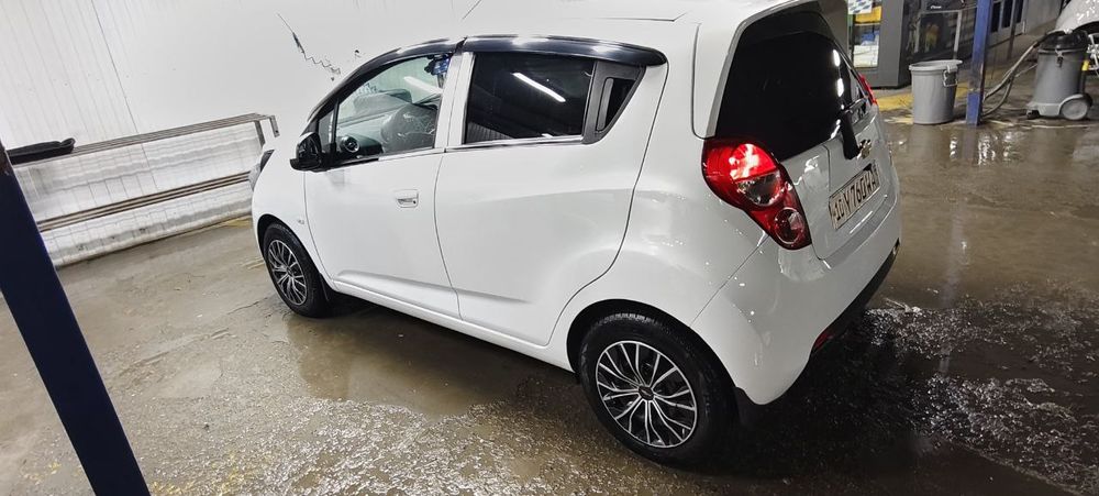 Спарк 1,25 ухоженная,кондёр,пропан-бензин.