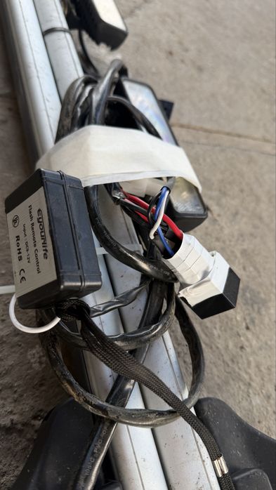 Torosuri transversale pavilion universale