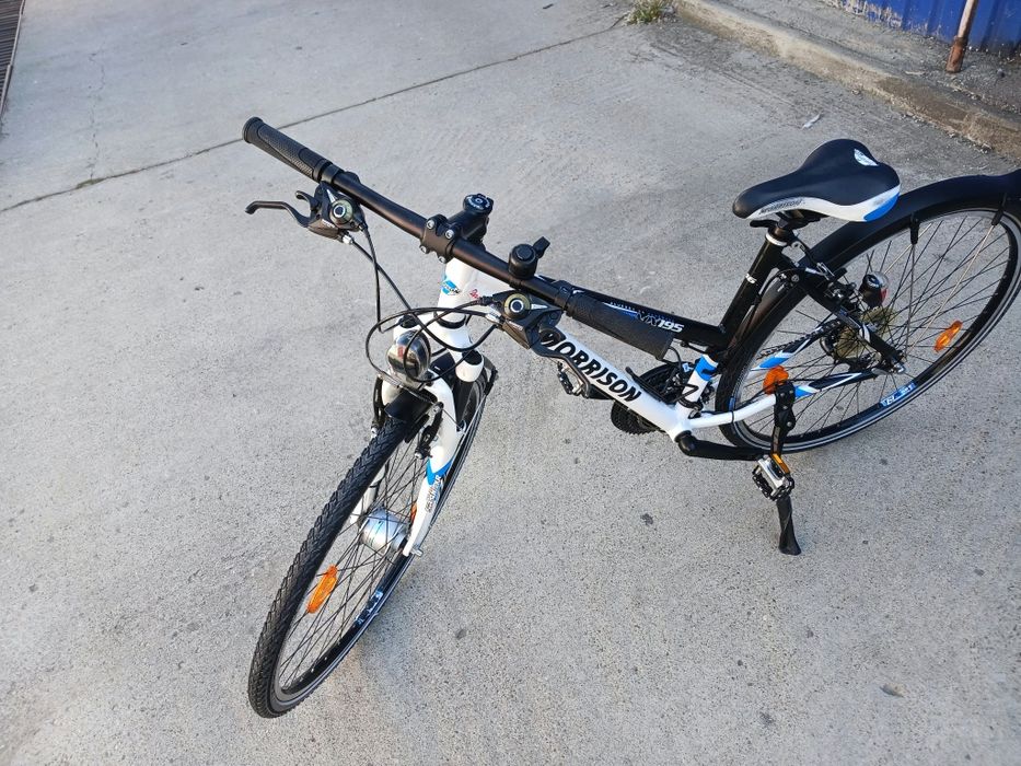 Vând bicicleta din aluminiu pentru damă