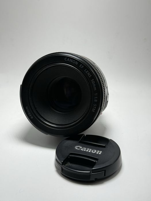 Canon obektiv sotiladi