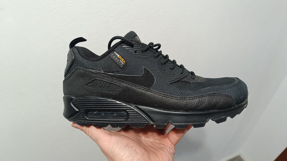 Nike noi 44 preț 250 ron