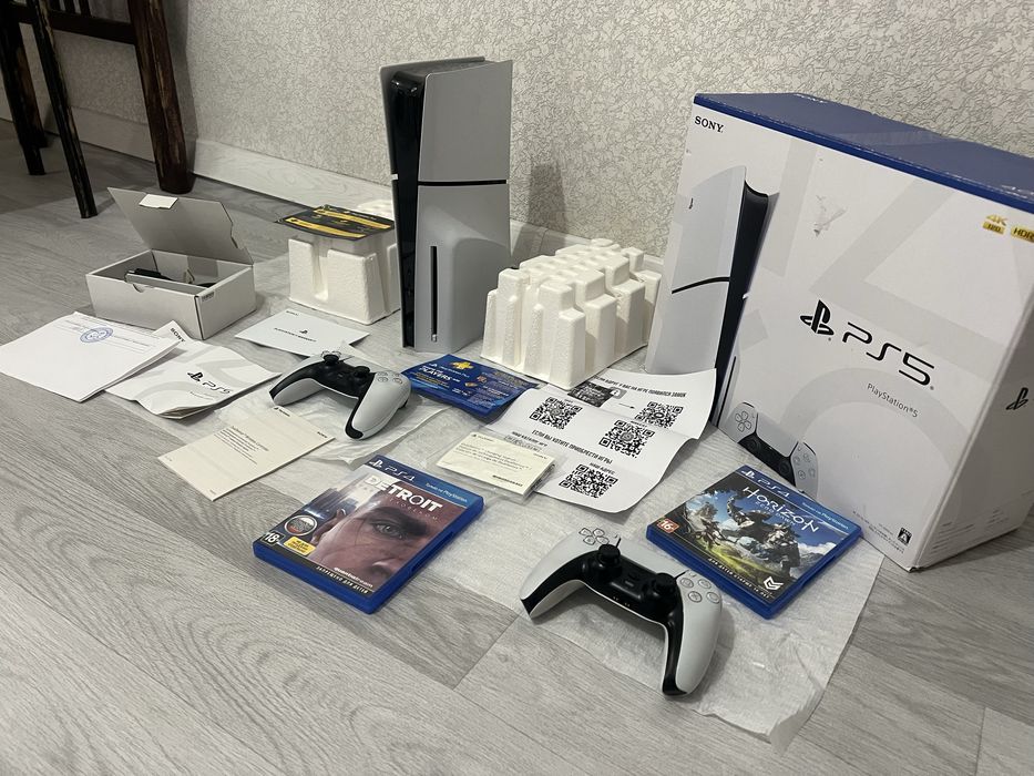 Продам Playstation 5 slim box 1 TB