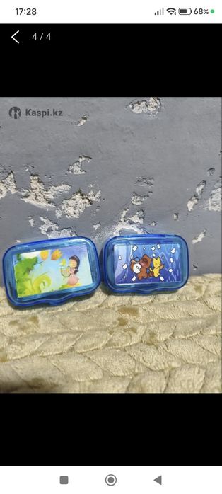 Контейнер с зеркалом и пинцетом