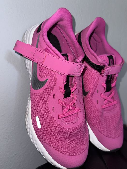 Дамски маратонки Nike