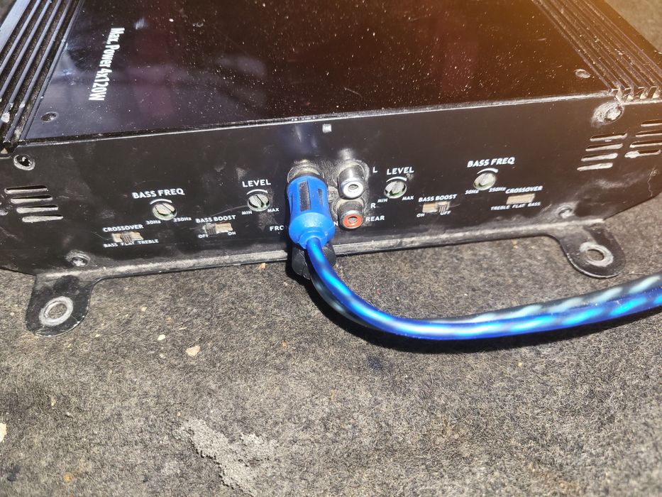 Сабвуфер 12ка с усилителем 4х канальным