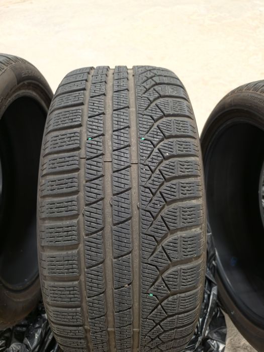 Pirelli P Zero 245/40/19 - Iarna - BMW Star - originale din fabrica G26