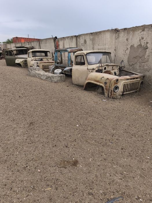 Продам газ-53 кабину запчасти