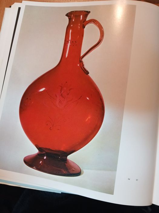 Книга Испанское стекло