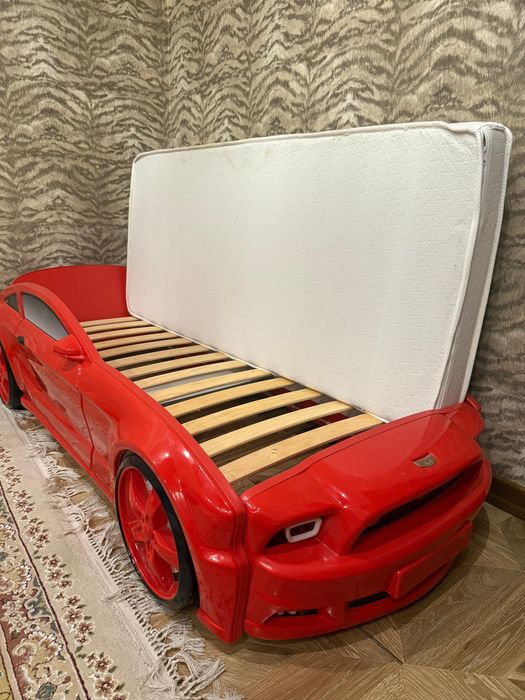 Детская кровать Машина