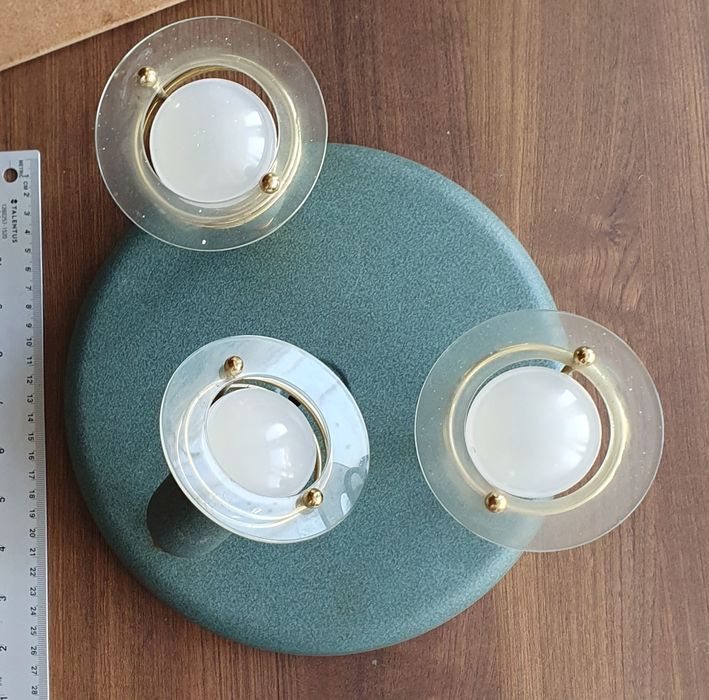 Plafonieră cu trei becuri