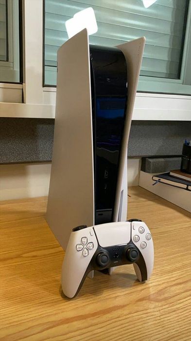 PlayStation 5 с двумя джойстиками