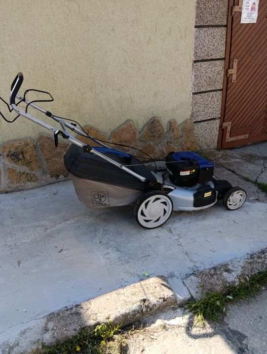 Самоходна косачка Luxxtolls!