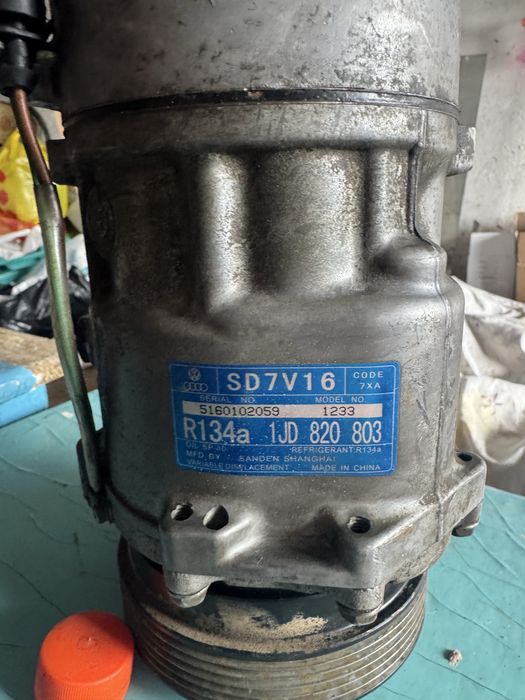 Компрессор кондиционера SD7V16 vag
