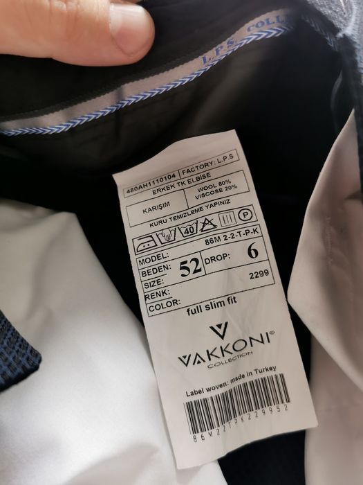 Костюм для торжества,свадьбы